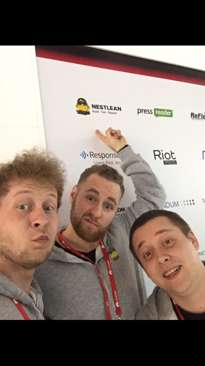 nestlean_mwc's tweet photo. Look who's pointing at my picture! Check out the new website designed for #MWC16! #CanadaMWC https://t.co/xdau4E4arg https://t.co/bBFNJhXayA
