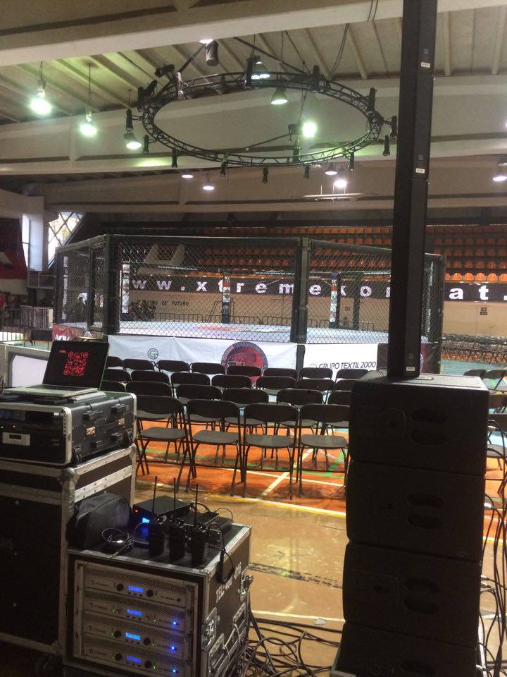 HKAudioMX's tweet photo. La empresa Eventmatic sonorizó un evento de #ArtesMarcialesMixtas de #XtremeKombat con ELEMENTS de #HKAudio https://t.co/UfSXaD1cYQ
