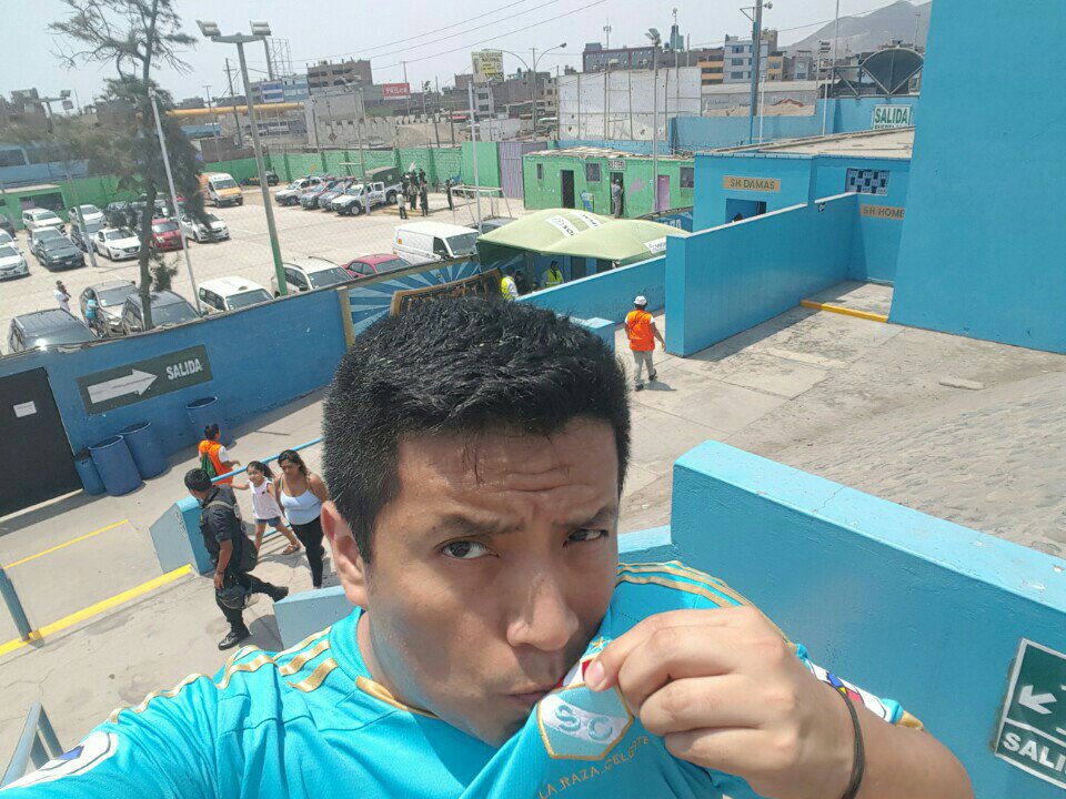 AngelEdison386's tweet photo. Alentando a la SC (@ Estadio Alberto Gallardo - @clubscristal in San Martín de Porres, Lima) https://t.co/6ZNtW4Qw8r https://t.co/NWVjcauTdH