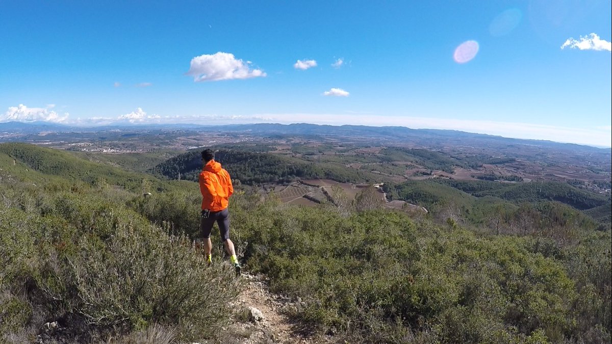 Running2life's tweet photo. RT ¿Te gustaría ganar un dorsal para l'Encantada de Font Rubí? #trailrunning #running https://t.co/P0tx7jNIBk https://t.co/ZbVEKnstkK
