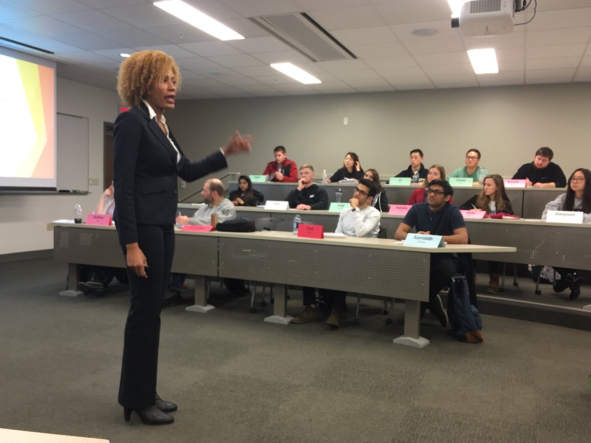 martypieratt's tweet photo. Award-winning Florida real estate manager Cassandra Exantus speaking @IUBloomington @KelleySchool @JceiKelley @WSJ https://t.co/80trkFGkbh