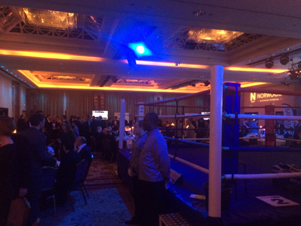 PaskinCsTrust's tweet photo. Things are heating up at the PCT @norwooduk #boxingdinner! #knockoutevent @hamhighproperty https://t.co/9IYorYEnwg