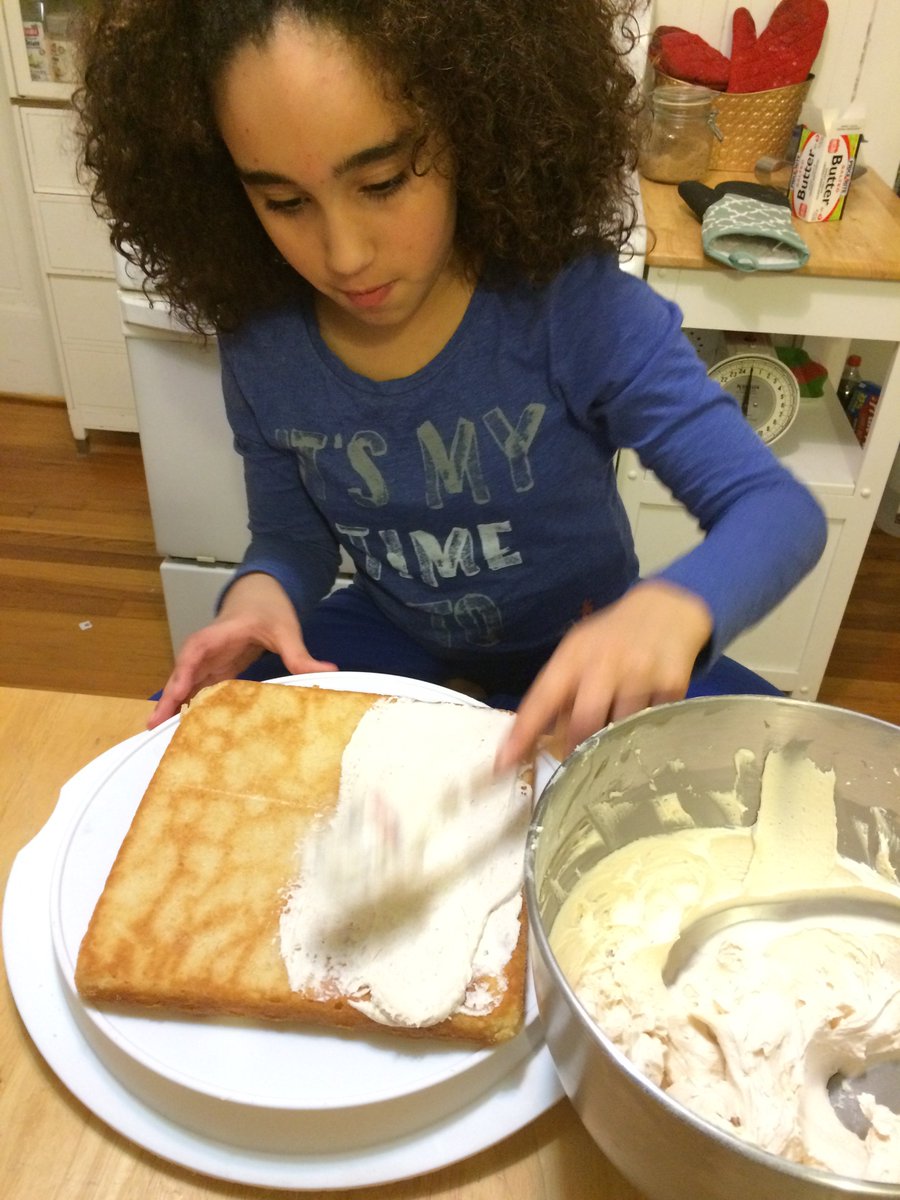 Puff_Sprinkles's tweet photo. Vanilla Buttermilk Cake! Puff's first solo cake! She did GREAT! And this cake is great! https://t.co/t9DPvsQ7yL https://t.co/vfNTVefscr