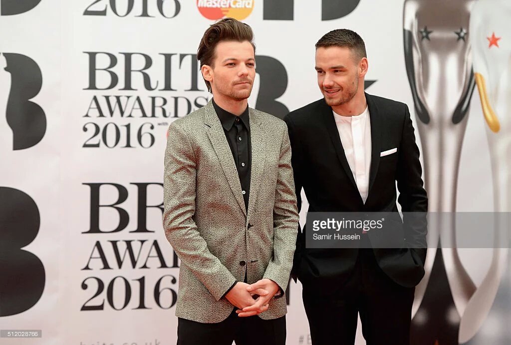 TeamDirectionBR's tweet photo. FOTOS || Louis e Liam no Red Carpet do #BRITs. https://t.co/Gn7GDqXlDD