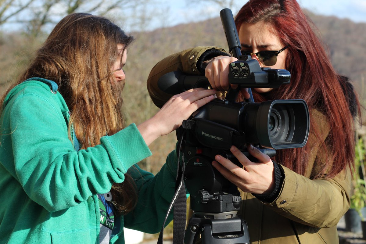 encontinuo's tweet image. Fin de rodaje por hoy. Nos ha aguantado el día ¡Bien!