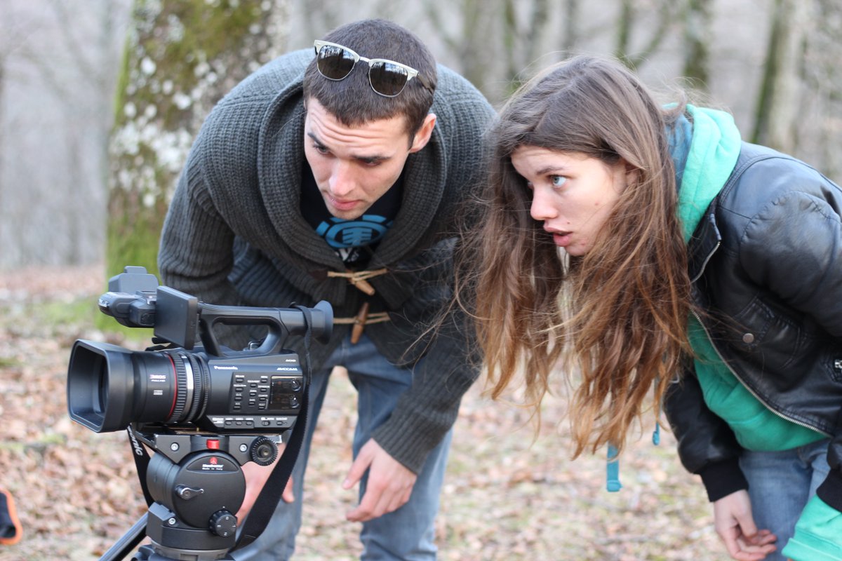 encontinuo's tweet image. Fin de rodaje por hoy. Nos ha aguantado el día ¡Bien!