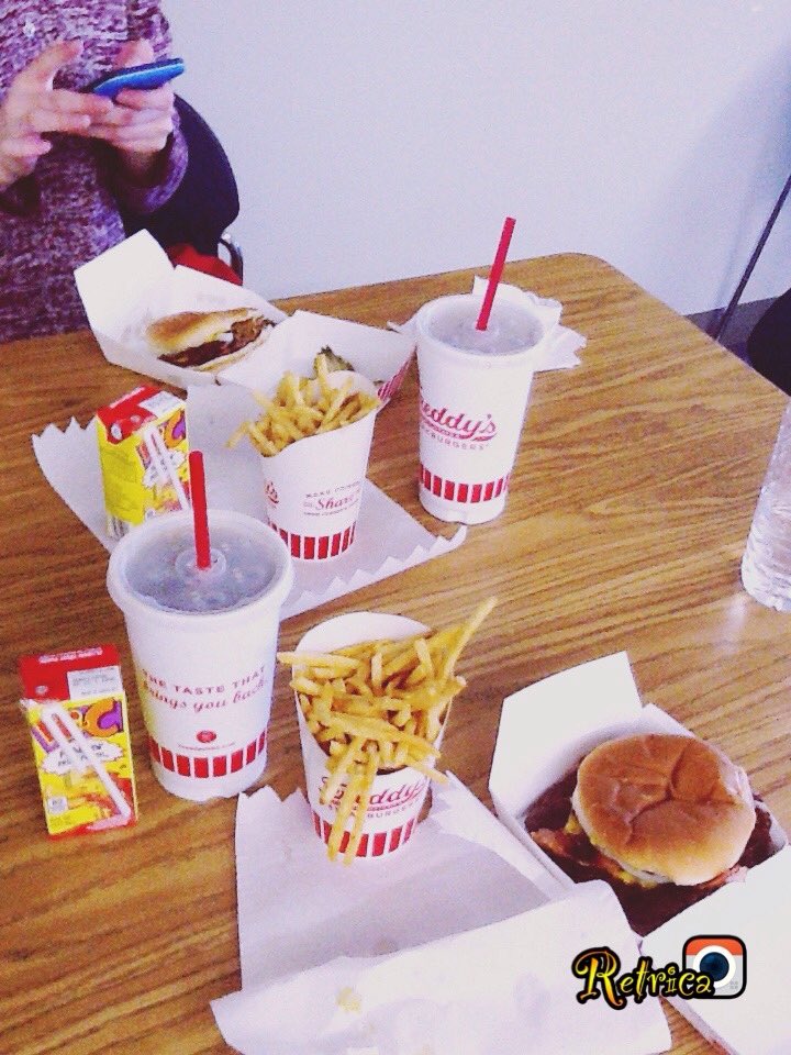 TayahVal's tweet photo. Had lunch with one of my best friends. 
We felt like going for a lil something fatty #Fattyfoods #BestFriends https://t.co/FGEYfDG7Qw