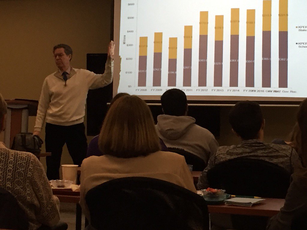 darin_headrick's tweet photo. Gov. Brownback speaking to local Rotary Club in Greensburg today.  HS Seniors in attendance.  Good questions.... https://t.co/PwMqKaPx52