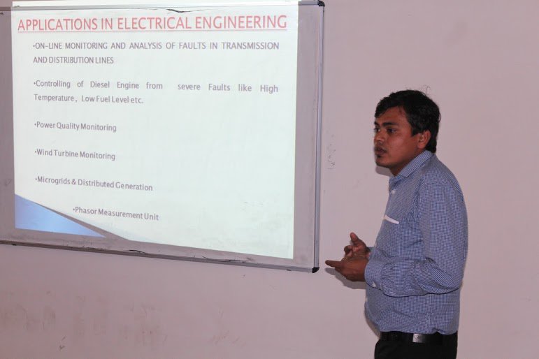 topazskit's tweet photo. SESSION ON MICROPROCESSOR #EWEEK2016 #INNOVATION #TEAMTOPAZ @nenindia @WadhwaniF @maneeshakaushik https://t.co/RU4LYHwP1q