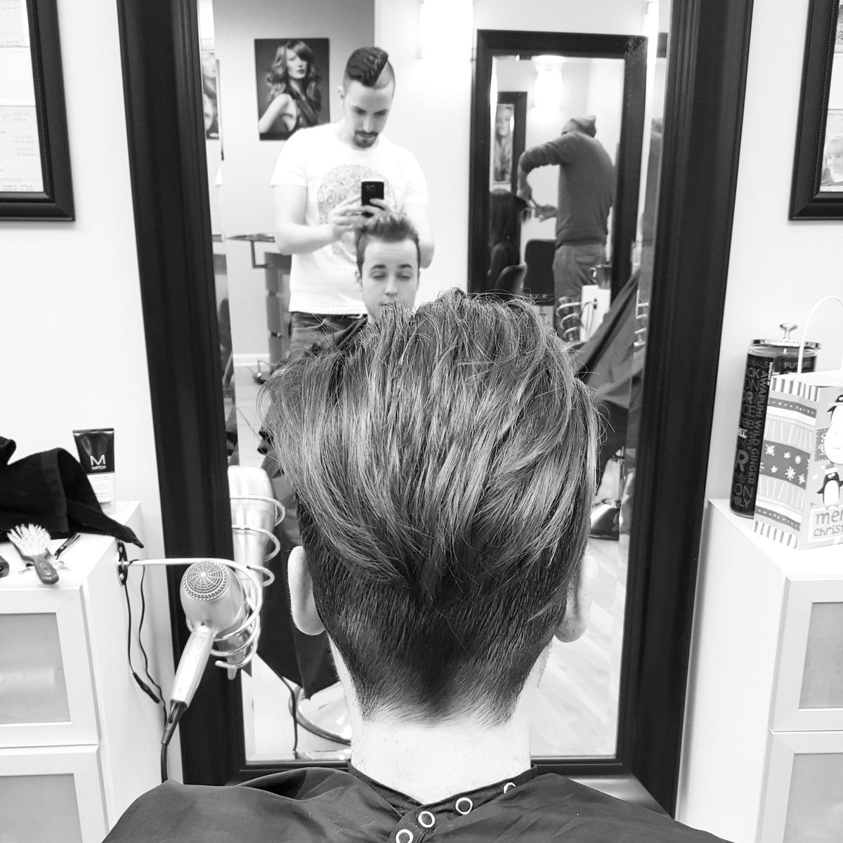 FranInnovates's tweet photo. Men's cut #mensfashion #menshair #haircuts https://t.co/bG0H1PN514