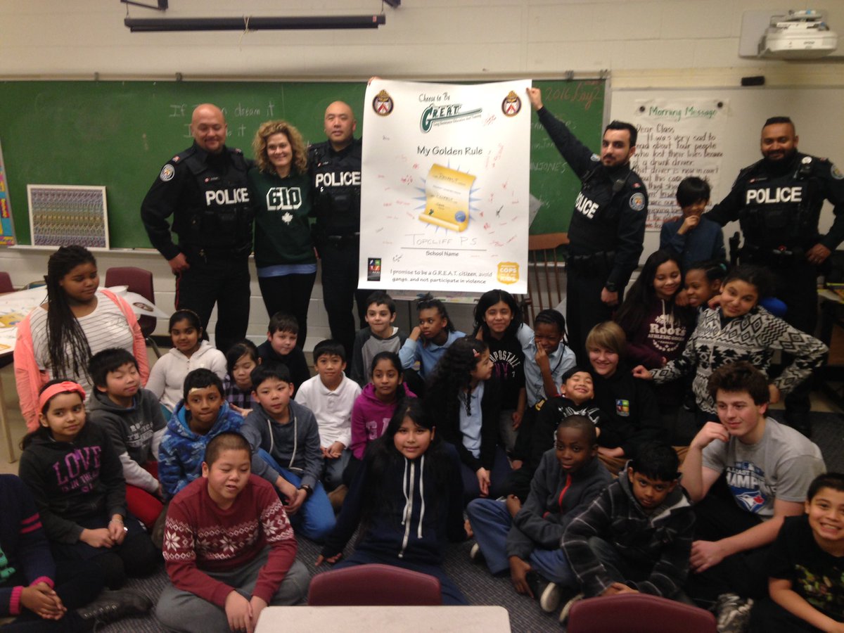 glennthecop's tweet photo. Today all the #GREAT students signed the pledge against bullying! #Respect #TopcliffPS #youthprograms @TPSCoaches https://t.co/435GjJU10b