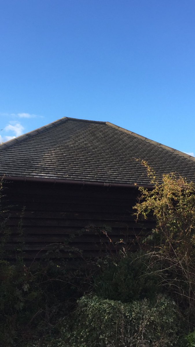 RoofSmartLtd's tweet photo. Double garage that we re cemented this week #Hitchin #roofing #hertfordshire #roof @RoofSmartLtd https://t.co/9FKQ4i2eCu