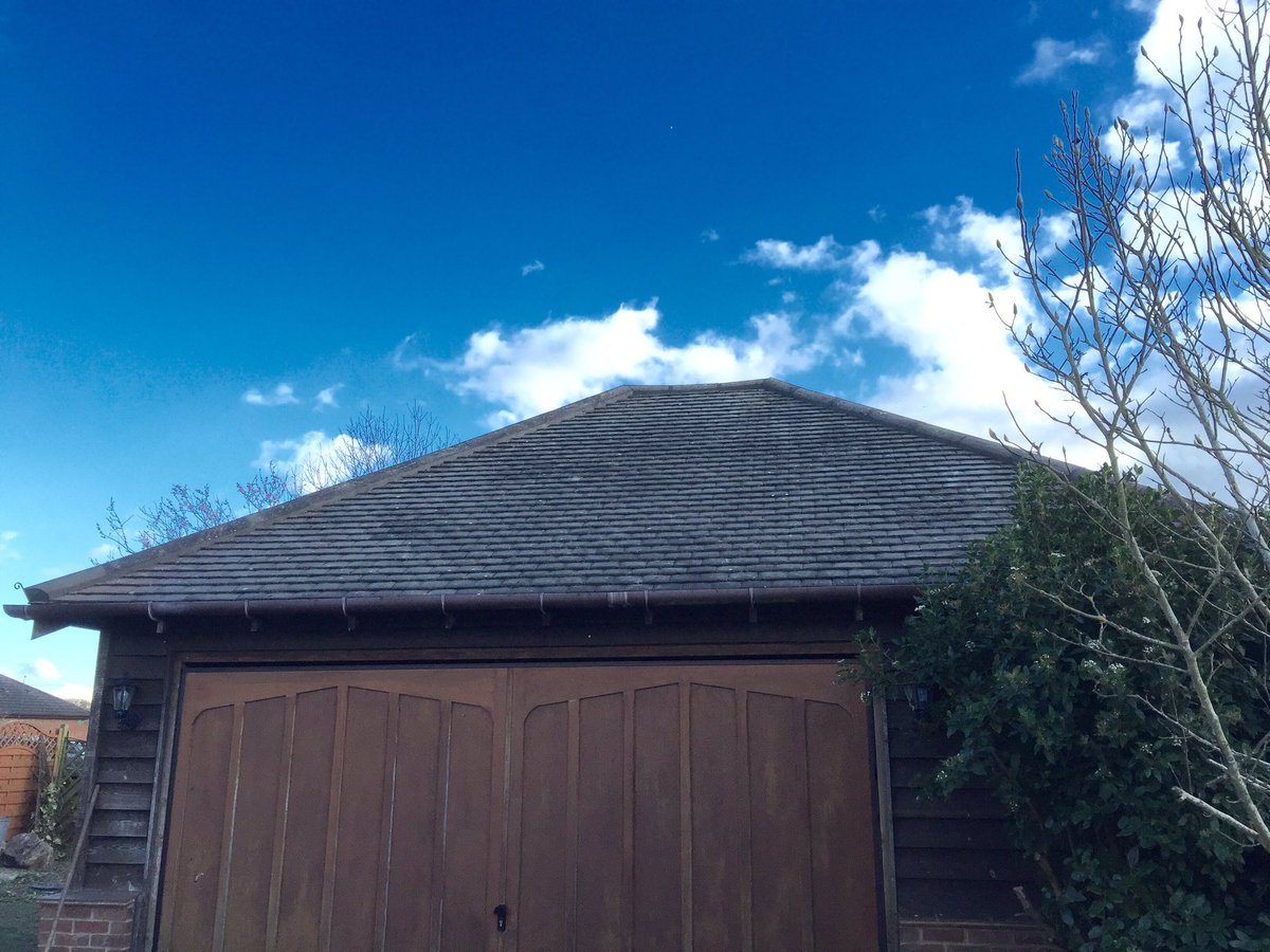 RoofSmartLtd's tweet photo. Double garage that we re cemented this week #Hitchin #roofing #hertfordshire #roof @RoofSmartLtd https://t.co/9FKQ4i2eCu