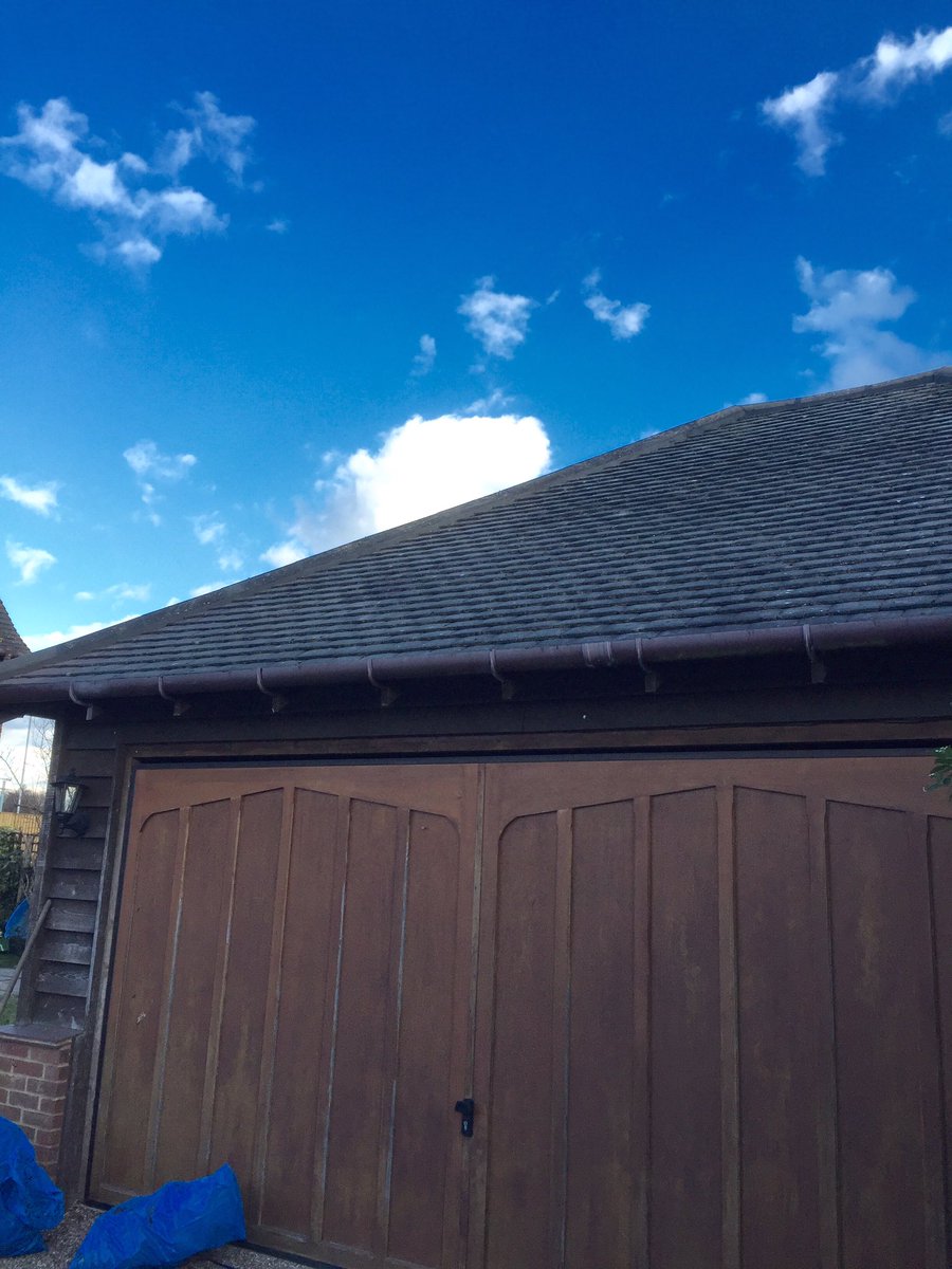 RoofSmartLtd's tweet photo. Double garage that we re cemented this week #Hitchin #roofing #hertfordshire #roof @RoofSmartLtd https://t.co/9FKQ4i2eCu