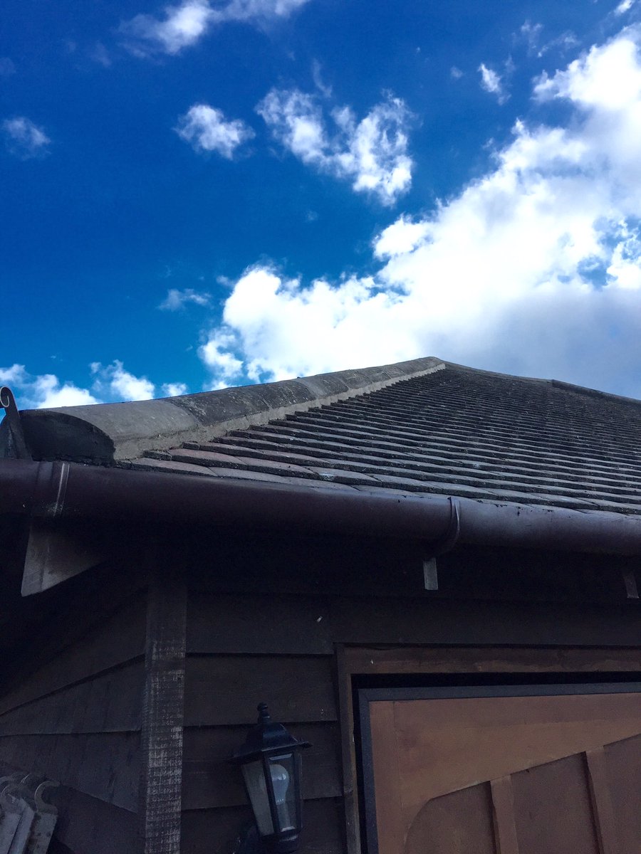 RoofSmartLtd's tweet photo. Double garage that we re cemented this week #Hitchin #roofing #hertfordshire #roof @RoofSmartLtd https://t.co/9FKQ4i2eCu