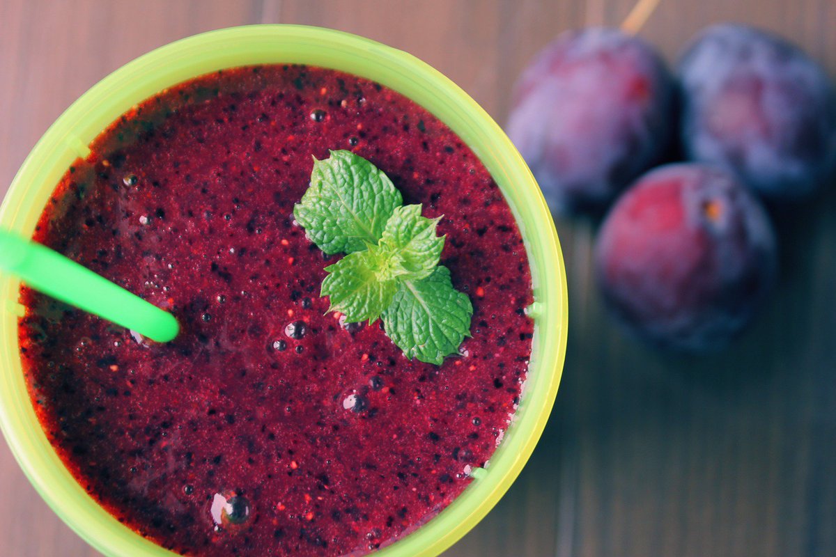 EllieRussel1's tweet photo. Diet Smoothie 👍👍 https://t.co/KfJ1p39ug0