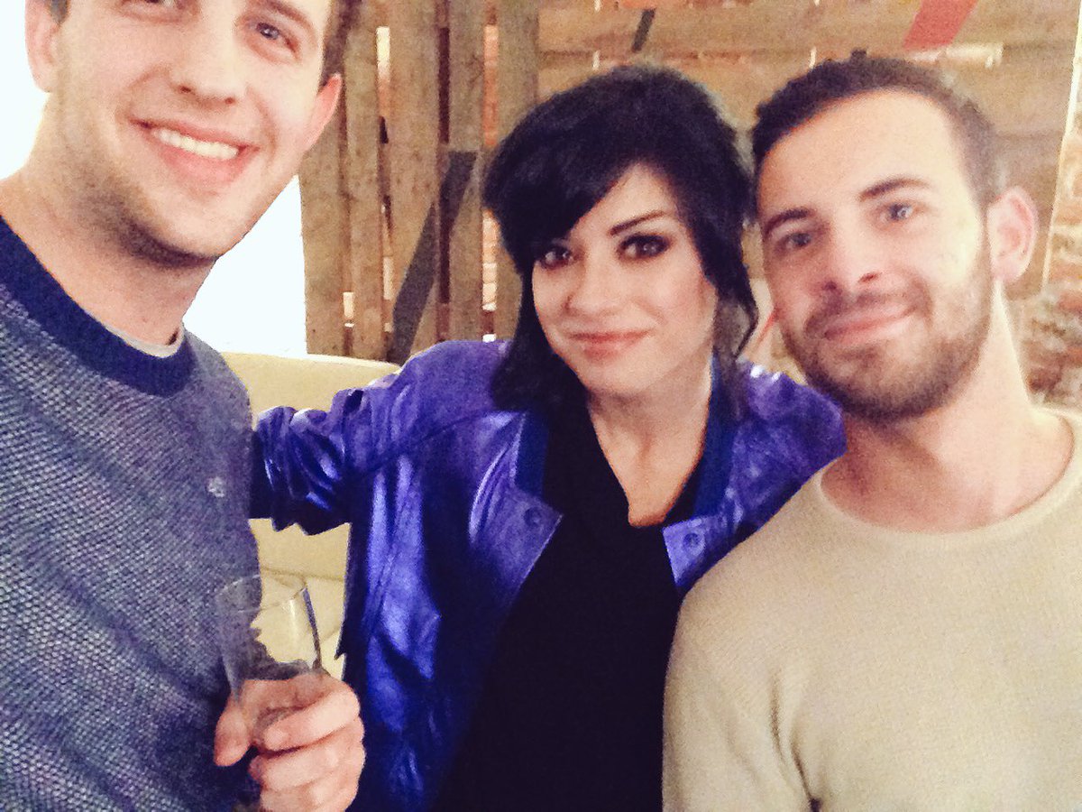 GiovanniFerrar's tweet photo. Io @ManuDolcenera e @GPasqui aspettiamo la prima puntata di #tvoi CON MOLTA ANSIA 💙 Daje tutta! https://t.co/mzbYEgd8Mo