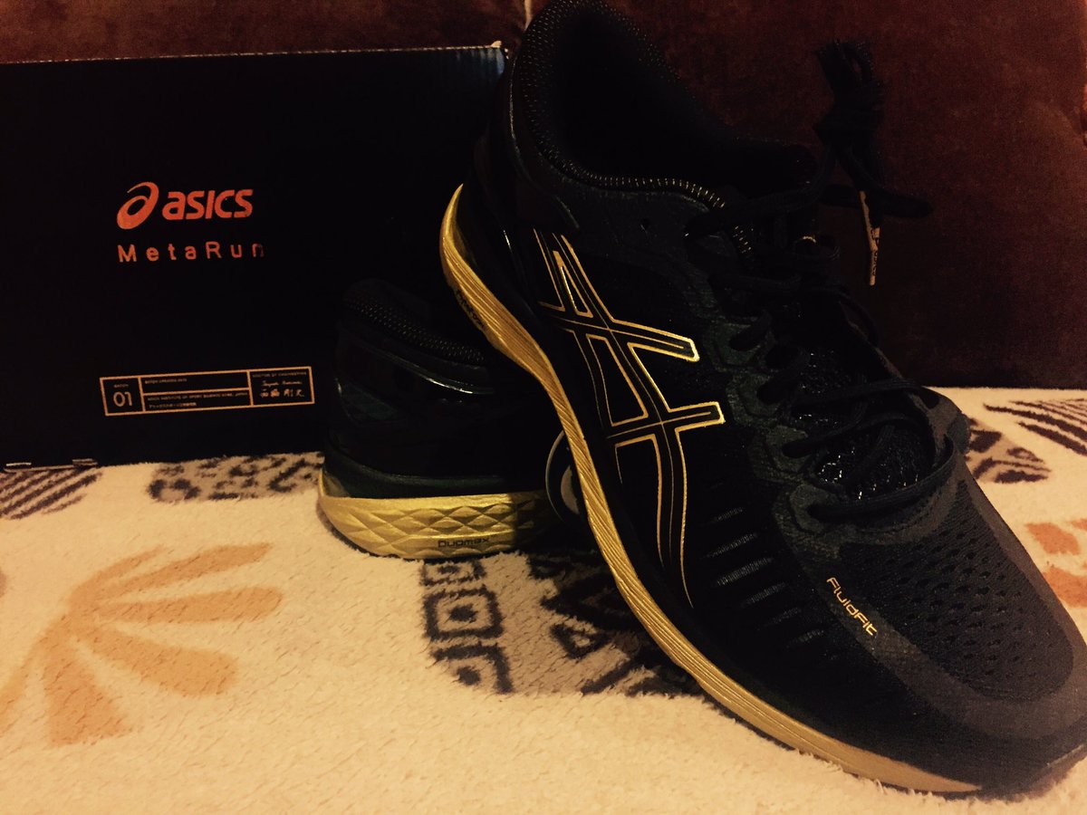 Karingg22's tweet photo. Por fin mis #MetaRun de @ASICSamerica quién sabe de tenis, sabe de lo que habló ‼️ #AndoJapi 😊#YoElegiCorrer 👟👟 https://t.co/Mk7q9gZrOQ