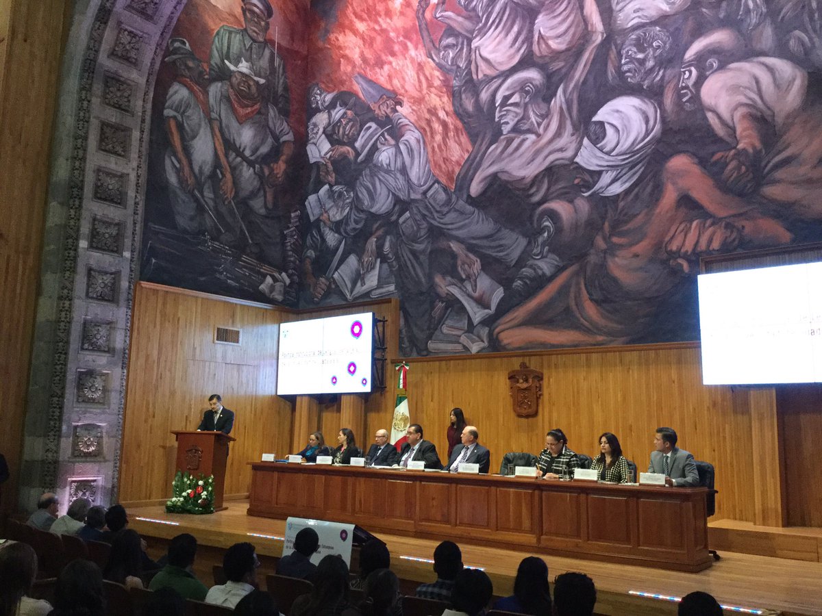 udg_oficial's tweet photo. Hoy se arranca la enseñanza masiva del inglés, con el sistema Jobs del @lalenguamx, en toda la #RedUdeG; @tonatiuhbp https://t.co/kB4zEWguoL