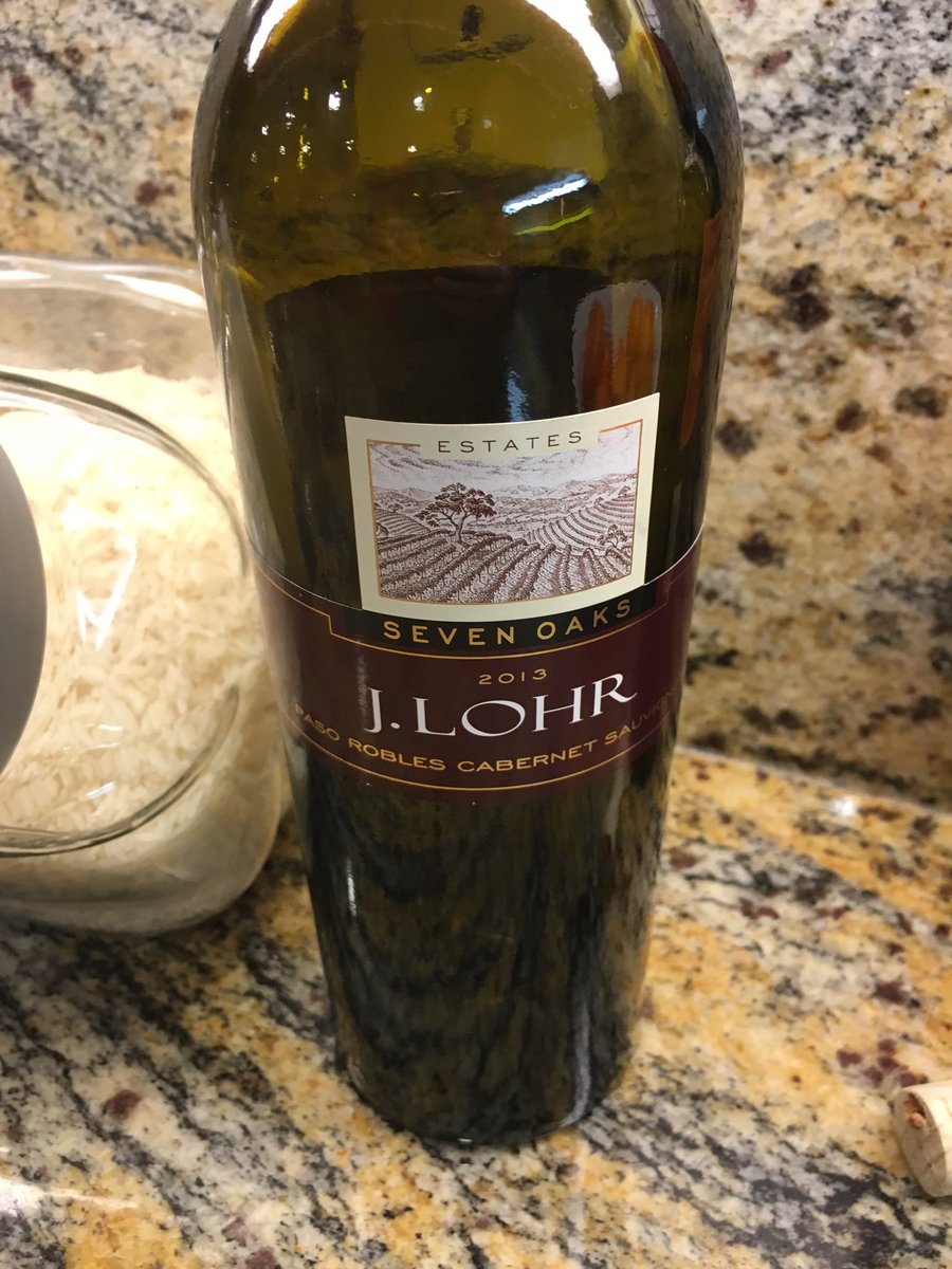 Rossy_3008's tweet photo. @Riba_Smith quisiera saber si venden este vino? https://t.co/Emsfyrlva0