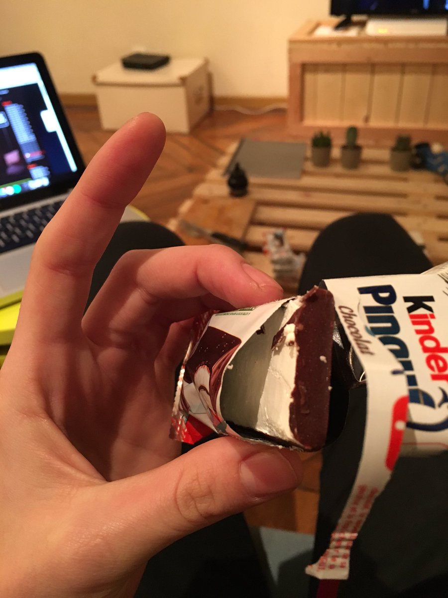 LeikaSheitan's tweet photo. @FerreroFR J'aime bien les Kinder surprise par contre la surprise de n'avoir qu'une moitié de #kinder dans le paquet https://t.co/63H2l0uuWp