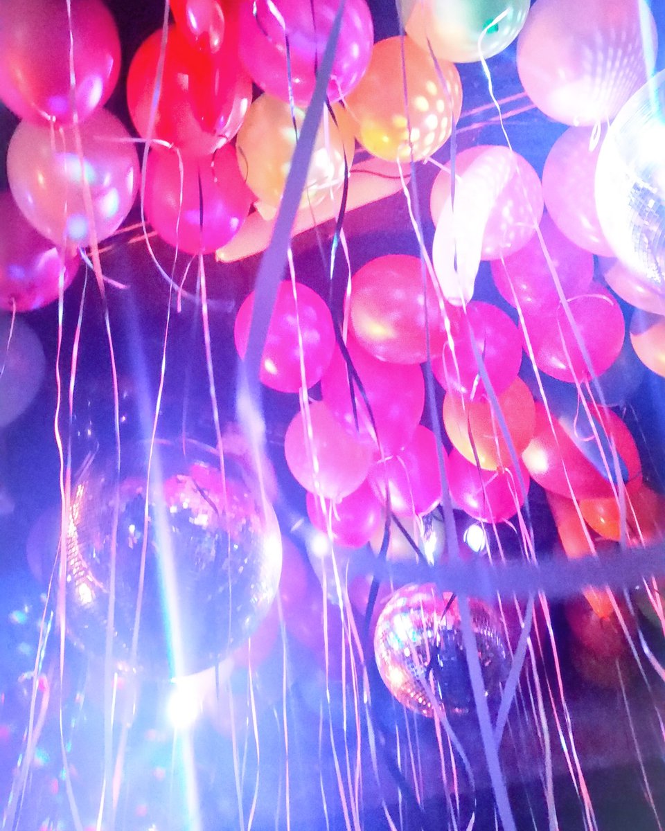 ericavonderwall's tweet photo. It's the #itsunknown launch party! If you want to join in, we're downstairs at #QueenOfHoxton - say you're with me! https://t.co/TqSYtte2pw