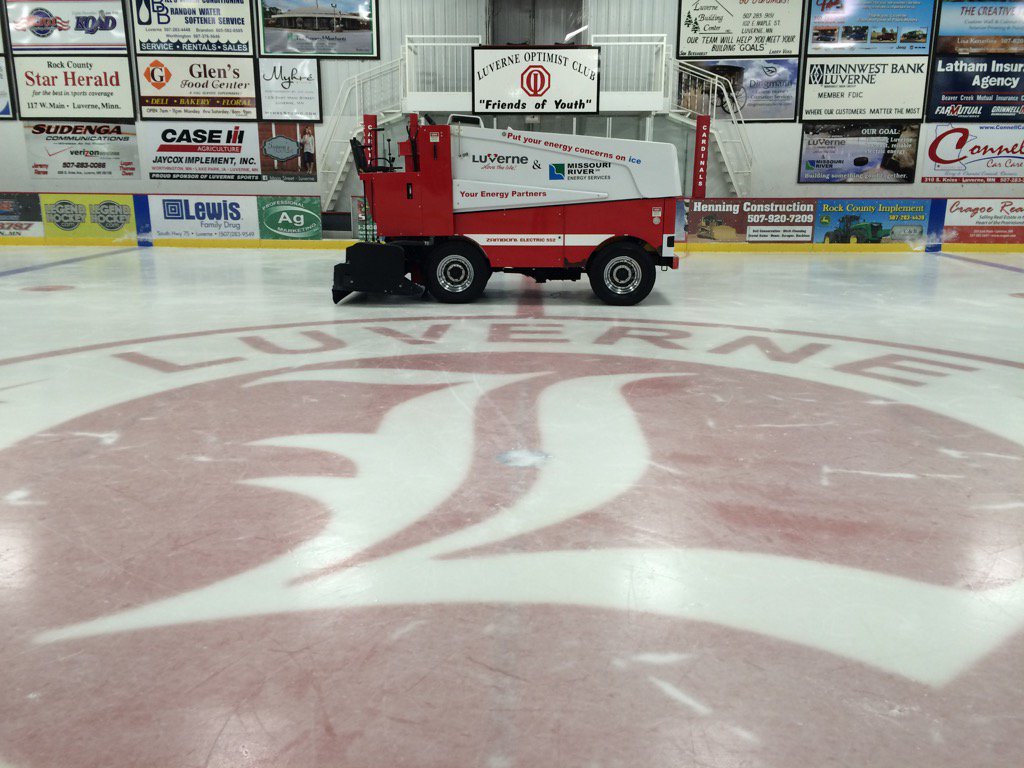 All Cardinals fans vehicles welcome tonight @ Gustavus. Puck drops at 730. #comeearlycomeoften #strengthinnumbers