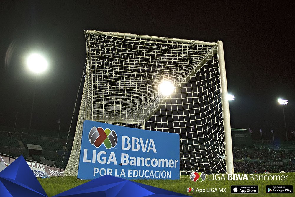 LigaBBVAMX's tweet photo. 📸 📸 📸 #J7CL2016 #PorLaEducación en el @Chiapas_FC vs @Chivas
#LIGABancomerMX @FBBVABancomer @Voit https://t.co/IPWm1aqfw4