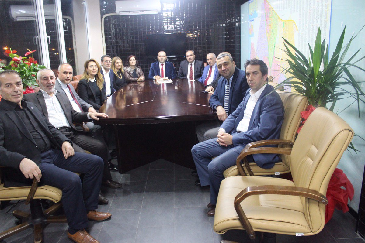 akpartibduzu's tweet photo. Beylikdüzü Sivaslilar Derneği ilce baskanimiz @AvIsmailDamat 'a hayirli olsun ziyaretinde bulundular. https://t.co/p9otopq8he