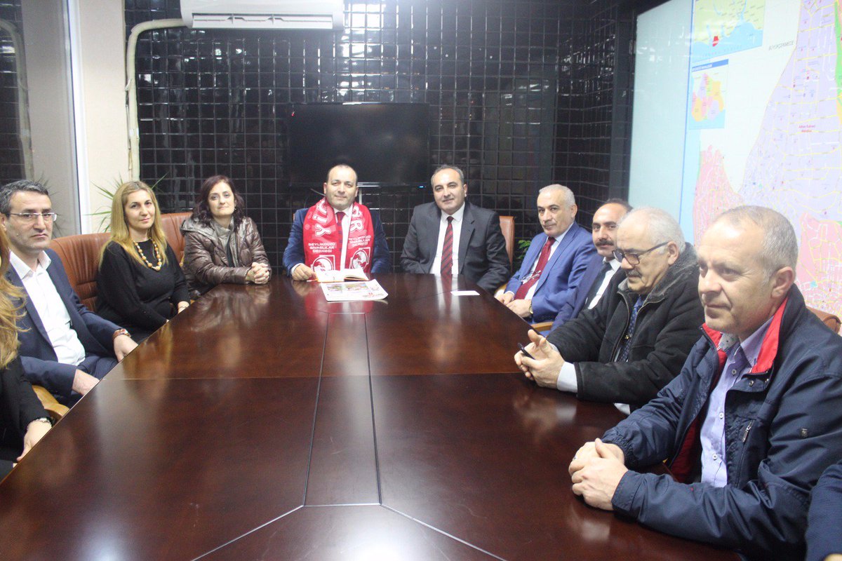 akpartibduzu's tweet photo. Beylikdüzü Sivaslilar Derneği ilce baskanimiz @AvIsmailDamat 'a hayirli olsun ziyaretinde bulundular. https://t.co/p9otopq8he