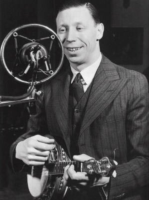 BobbyTwitKemp's tweet photo. 'v. chuffed 2 announce I'll b performing @ the Blackpool George Formby Soc. bash this weekend...  #Mother ! ;). B x https://t.co/3Cf8Rlre49