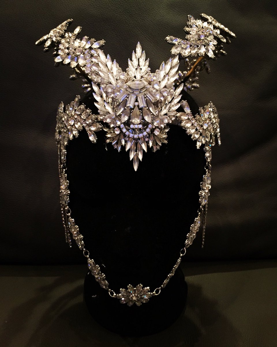 HouseofHalos's tweet photo. More new work π #facepiece #facecage #crown #headpiece #queen https://t.co/fAqA4A6U2k