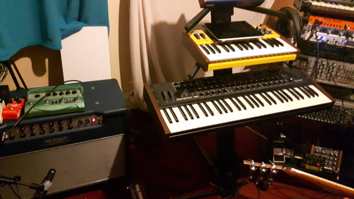 thegrunts's tweet photo. Gonna be a groovy night recording at #innerchapter studios...  #grunts #cork #Budget2016 https://t.co/xa8aLun2rP