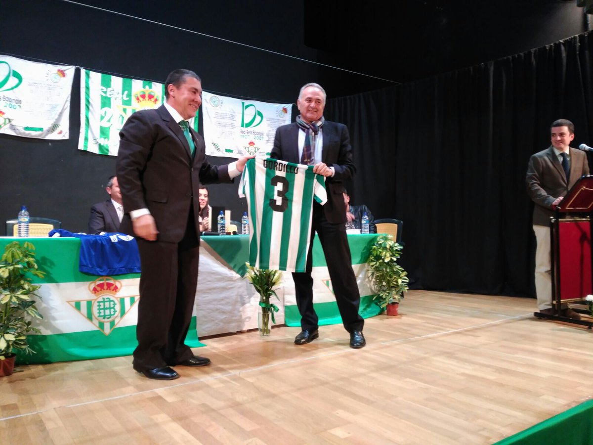RealBetis's tweet photo. Gran demostración de beticismo en la Nueva Peña Cultural Bética de La Puebla de los Infantes. ¡Gracias a todos! 💚😍 https://t.co/MGa1Vmof1Z
