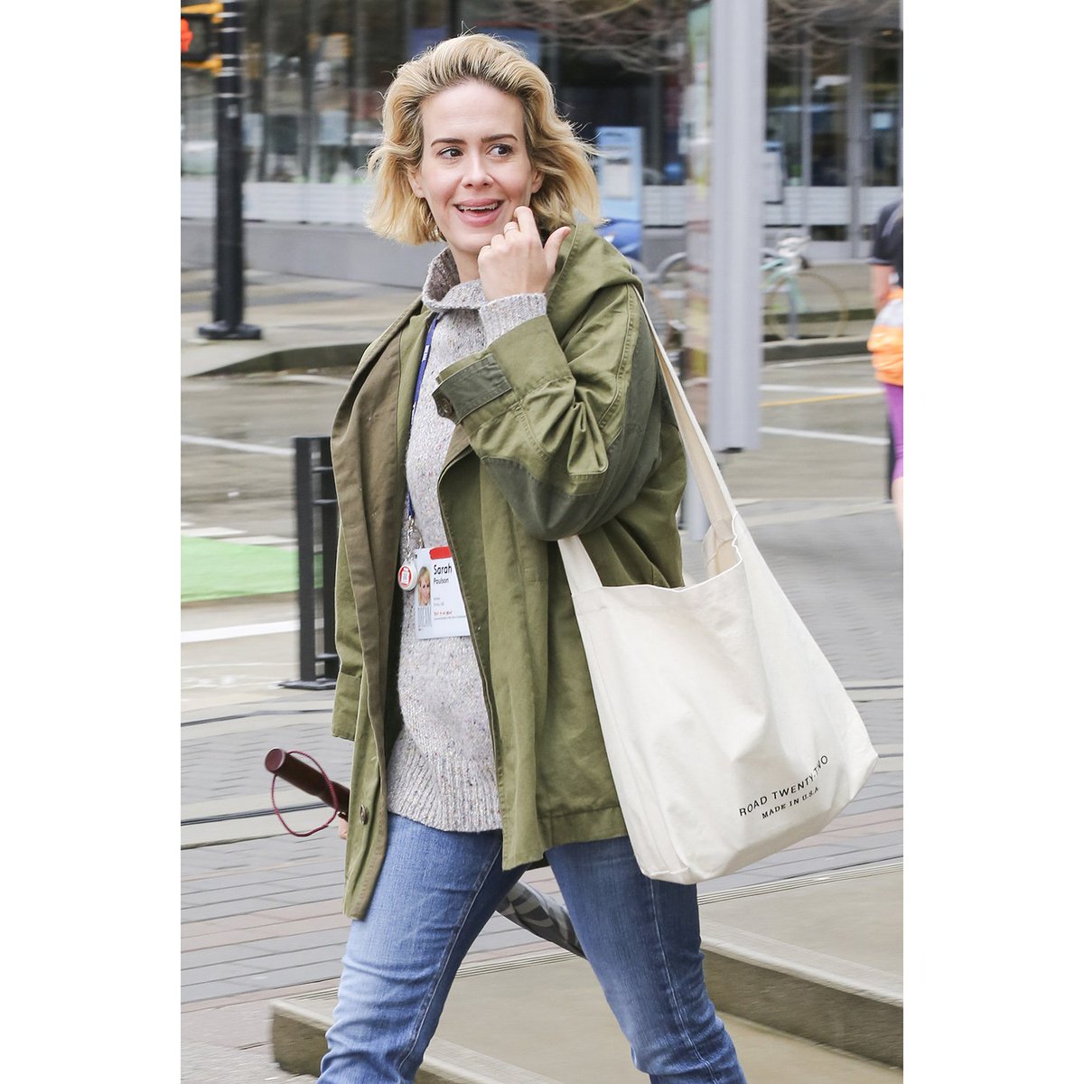 lightboxgallery's tweet image. .@MsSarahPaulson playing Marcia Clark on @ACSFX, smiles leaving #TED2016 with @road_22 tote!