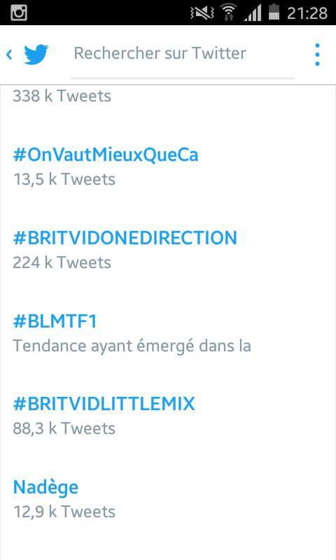 Audrey_cLM's tweet photo. @LittleMix TRENDING #BRITLITTLEMIX &amp; Jesy in France. C'MON GUYS ONE VOTE PAR PERSON! #BRITsLittleMix https://t.co/y6BWmbu4Qv