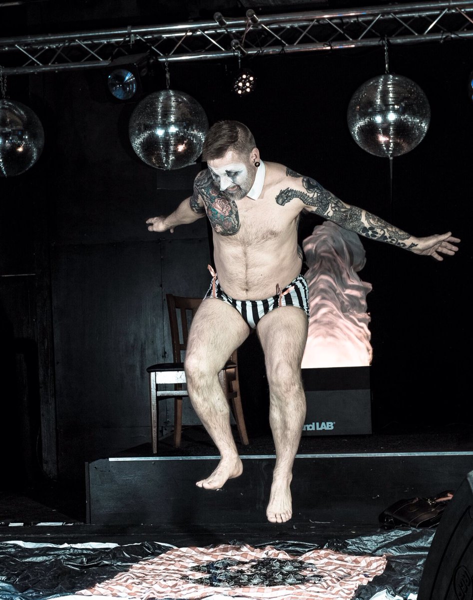 PuffinClub's tweet photo. #HartcoreCabaret #AntiValantine Show #HulaErotica @MisterRockHart #CarmenMiAmor @ConwyJester Copyright J. Von Voges https://t.co/8QRmnNdniL
