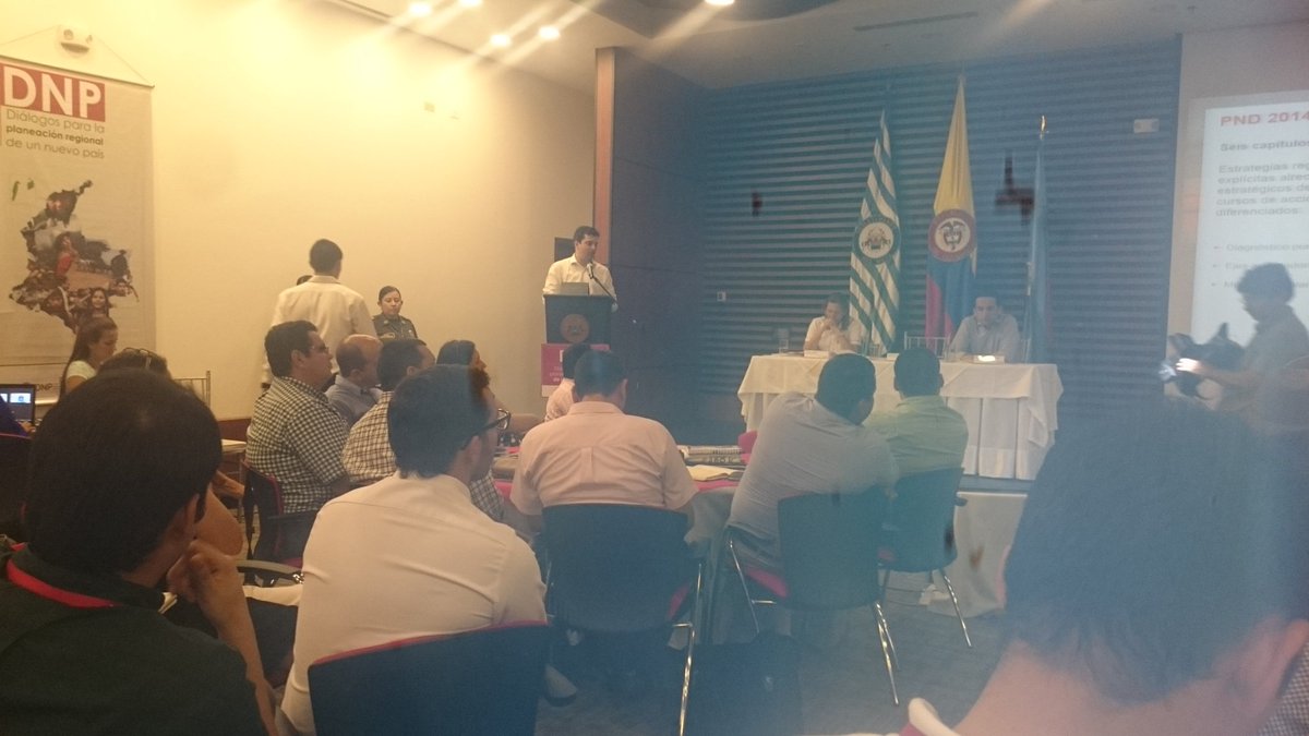 CorpofuturoONG's tweet photo. Con el dr. Simon Gaviria @DNP_Colombia capacitación #PDT en @goberdelmeta con @marcela_amayag  y alcaldes del #Meta https://t.co/XvqMlMIoru