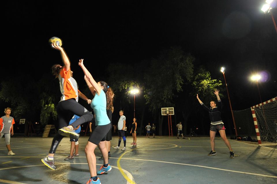 villacarlospaz_'s tweet photo. Este sábado se juega el 1º Encuentro de Handball Recreativo! Acercate a las 19 h al Polideportivo de #CarlosPaz. https://t.co/v50jp39dbU