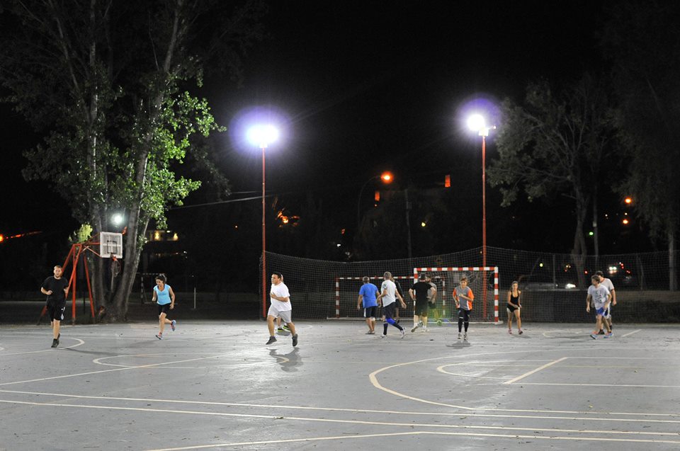 villacarlospaz_'s tweet photo. Este sábado se juega el 1º Encuentro de Handball Recreativo! Acercate a las 19 h al Polideportivo de #CarlosPaz. https://t.co/v50jp39dbU