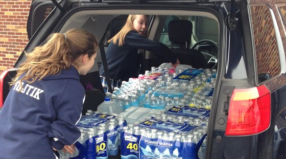 DMTOttawa's tweet photo. St Mary's  joins 3 area schools to collect water for Flint. #DoingMoreTogether https://t.co/4valBwbrtz https://t.co/zU9ZkBbdZg
