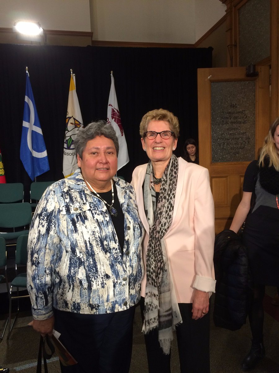 ChiefsofOntario's tweet photo. From yesterday: @dstonefish &amp; @Kathleen_Wynne at the #WalkingTogether announcement. https://t.co/6htblxMGQe https://t.co/Jo3KHNsdi4