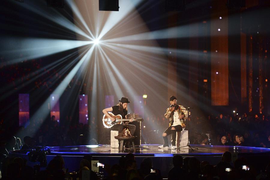 Seriously, <a href="/justinbieber/">Justin Bieber</a> &amp; @jamesbaymusic on stage together was a beautiful thing mtvne.ws/Vwcwdb #BRITs2016
