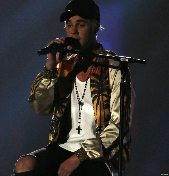 Justin uses his speech to thank the fans - says he's shaking and so appreciative #BRITs2016