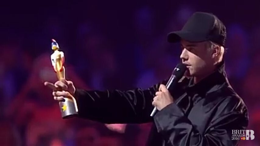 kidruling's tweet photo. when everyone hated you a year ago but now they all love you https://t.co/DFnP1E1mvg