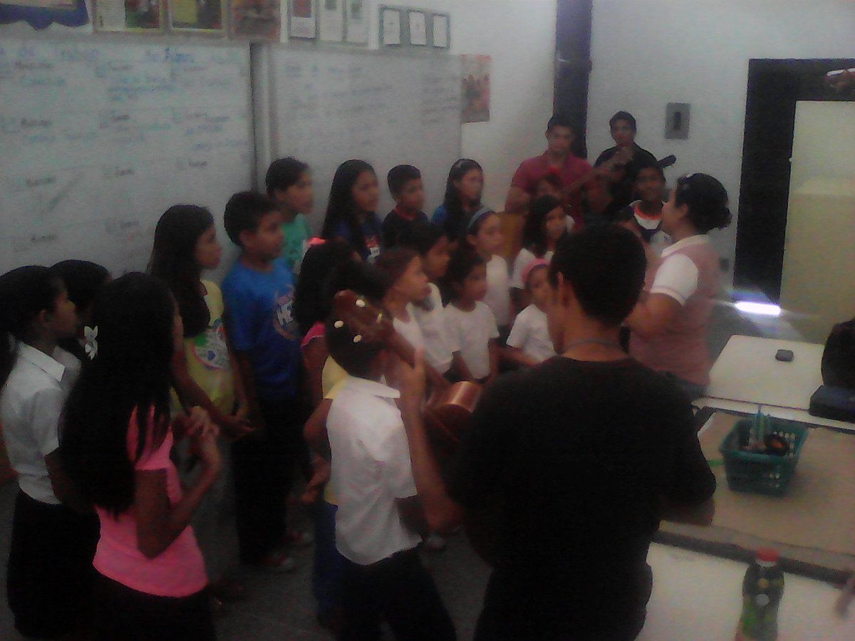 Trabajando fuerte con paciencia y amor #TocarcantaryLuchar #ModuloTraspuesto #ElSistemaCumple41