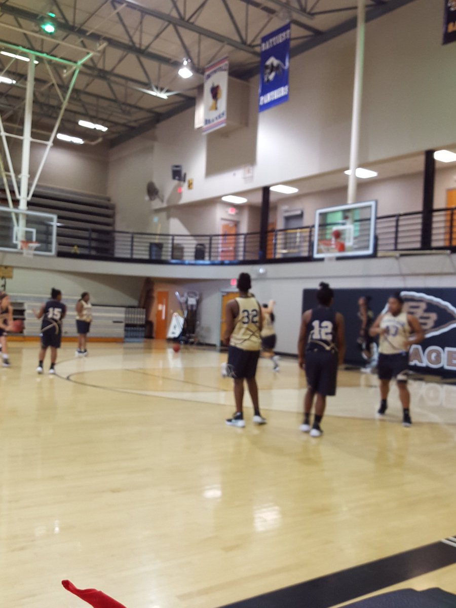 Lemon_Slabaugh's tweet image. Starting last practice before Regionals
#StepTwo #WeRNotScared