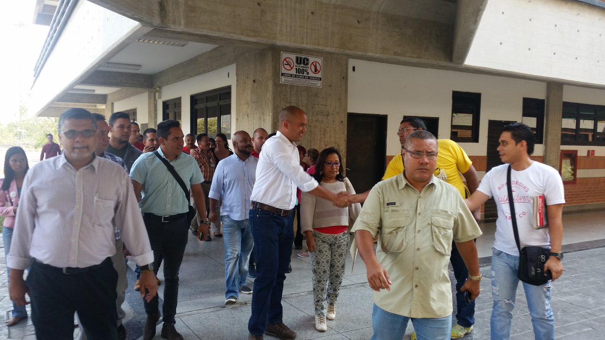 HectoRodriguez's tweet photo. Acabamos de finalizar una asamblea de trabajo con profesores y estudiantes de la Universidad de Carabobo https://t.co/oi2yxVKXdL