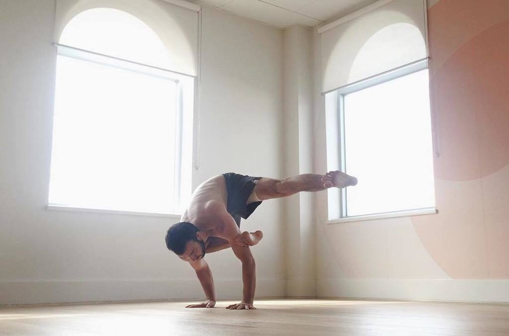 evolationyoga's tweet photo. #yoga #love #galavasana with lateral extension #kxyoga #yogaflow #incredibleindia #handsta… https://t.co/CUFhvh42y9 https://t.co/QbckAsOTsW