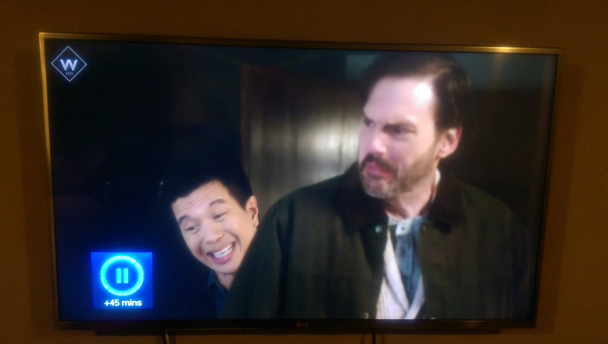 khadamson's tweet photo. @MrReggieLee Not sure what to make of tonight's #awkwardpause https://t.co/b21CgztLvJ